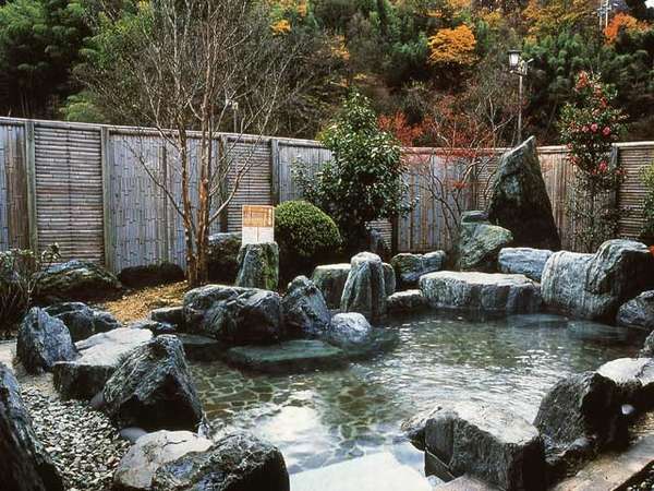 Open-air bath